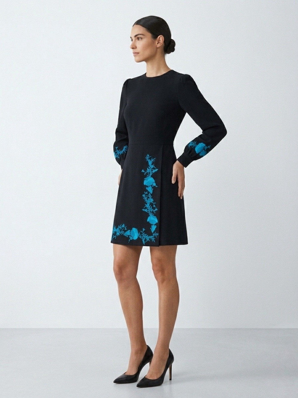097 TED BAKER Women’s Blue Zaphyra Bluebell Embroidered Wrap Dress, Sz 1 [Small]